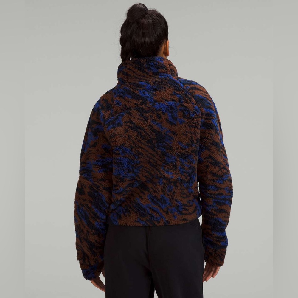 Lululemon Scuba Oversized Fleece Funnel Neck Jacket in Camo Copper Navy - Picture 3 of 13